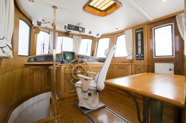 Motor yacht FRYA - Wheelhouse
