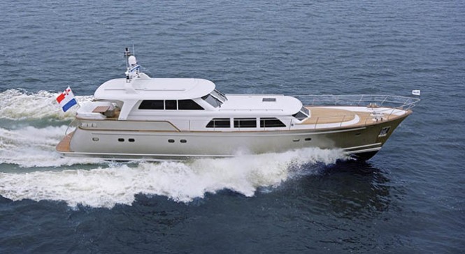 Mulder 73 Wheelhouse Yacht FLOAT underway