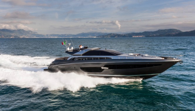 RIVA Superyacht Domino Super underway