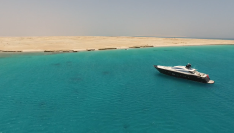 The Red Sea in El Gouna provided a stunning location for the filming