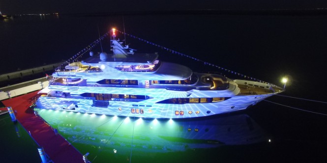 Majesty 155 superyacht shows off her stunning underwater lights