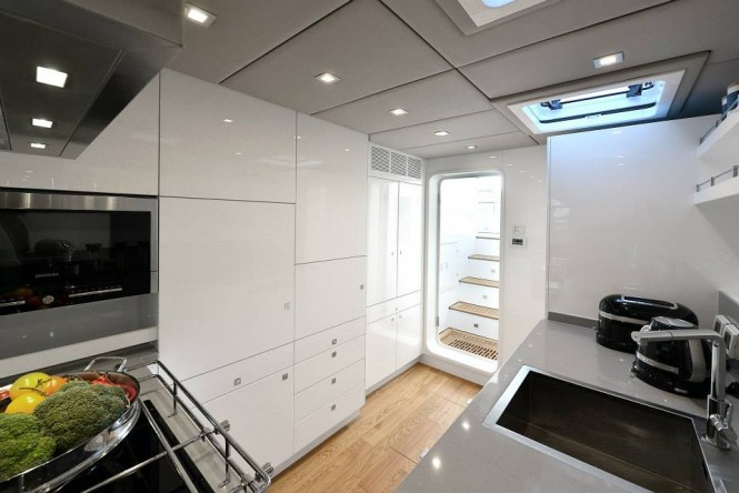 70 Sunreef Power yacht BLUE BELLY - Galley