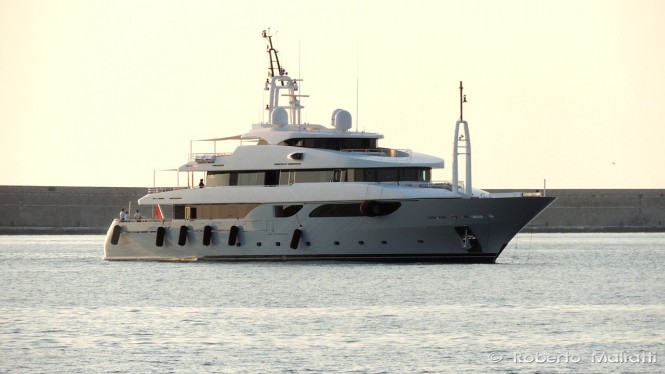 Luxury motor yacht SYNA - Photo by Roberto Malfatti