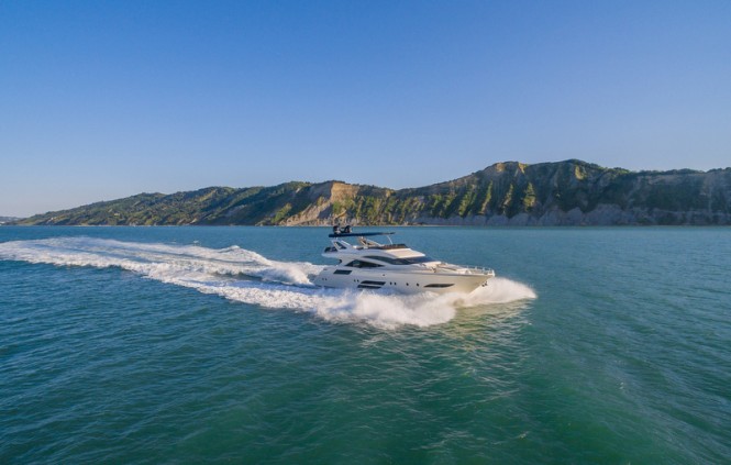 Luxury yacht DOLLY at full speed