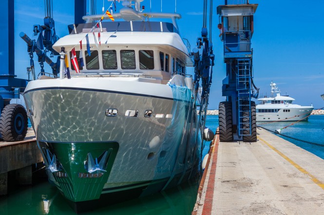 New Darwin Class 86 Superyacht STELLA DEL NORD at launch