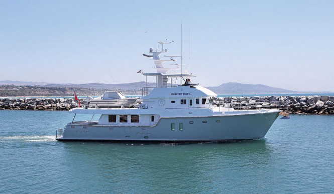 SWEET HOPE 2 Yacht - side view