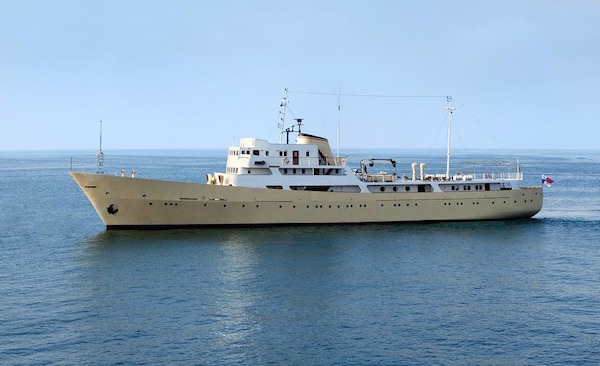 65m classic motor yacht LA SULTANA available for luxury yacht charter
