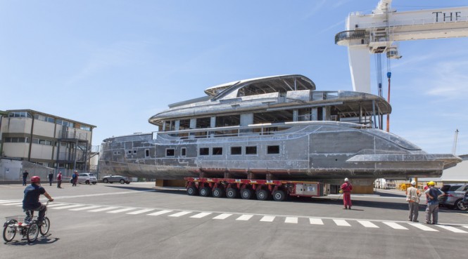 DYNAMIQ D4 Yacht - side view