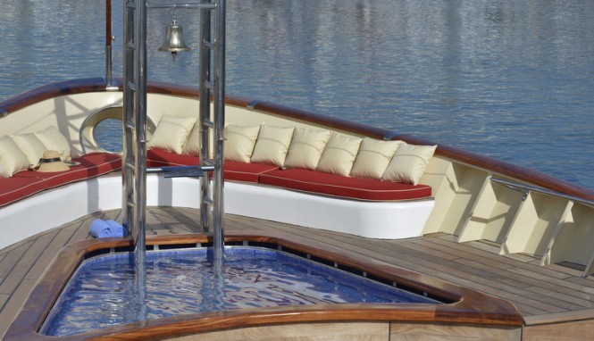 Luxury yacht La Sultana - Exterior