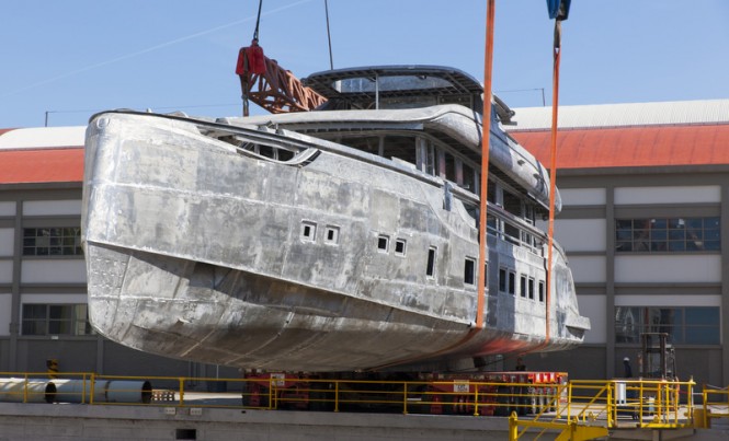 Motor yacht DYNAMIQ D4 moving