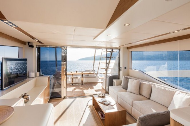 Numarine 70 Flybridge Yacht - Saloon