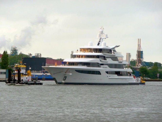 Royal Romance superyacht passing the Amsterdam IJ lake - Photo by Feadship Fanclub and Hanco Bol