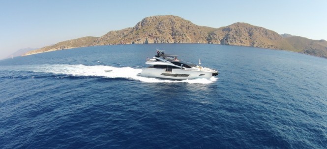 Striking Sunseeker 86 Yacht underway
