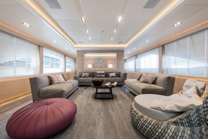 AB145 yacht - saloon