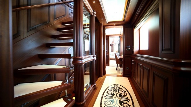 Clarity maindeck onwer suite