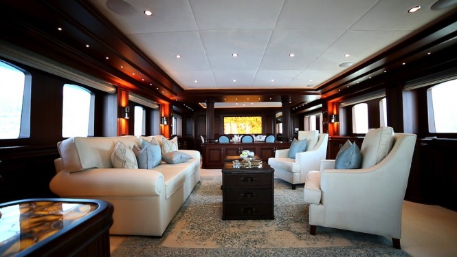 Clarity maindeck saloon