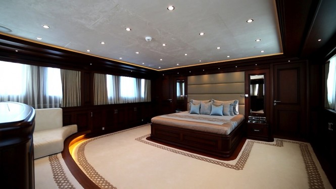 Clarity superyacht maindeck forward owners suite