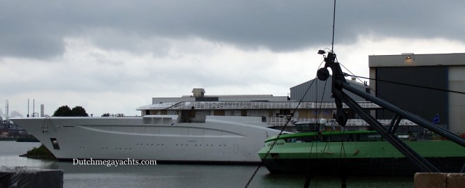 Feadship mega yacht BN694 hull -side view - Photo by Dutchmegayachts