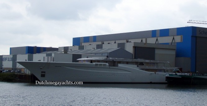 Feadship motor yacht BN694 hull on the water - Photo by Dutchmegayachts