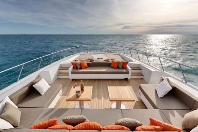 Luxury Yacht Mangusta 132 exteriors
