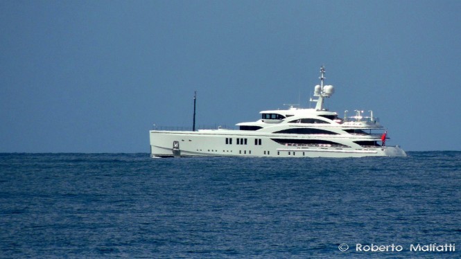 Luxury motor yacht 1111 - Photo by Roberto Malfatti