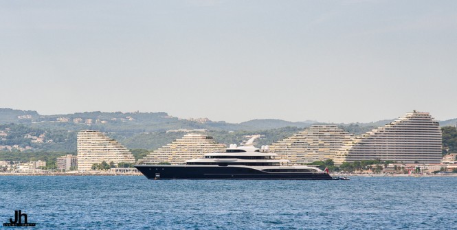 Luxury motor yacht SYMPHONY underway in Antibes - Photo by Julien Hubert