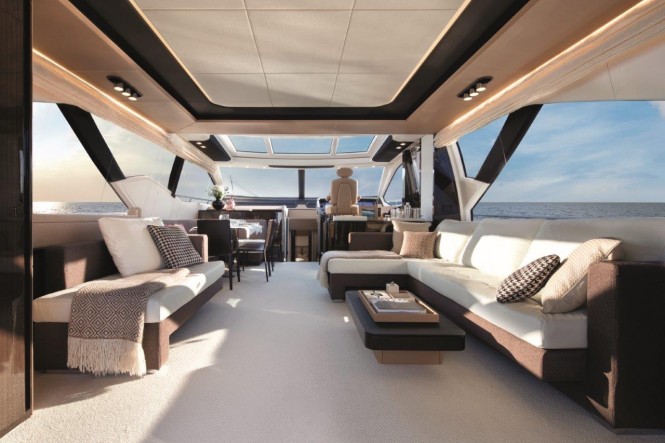 Luxury yacht Azimut 77S - Salon (Closed Hard Top)