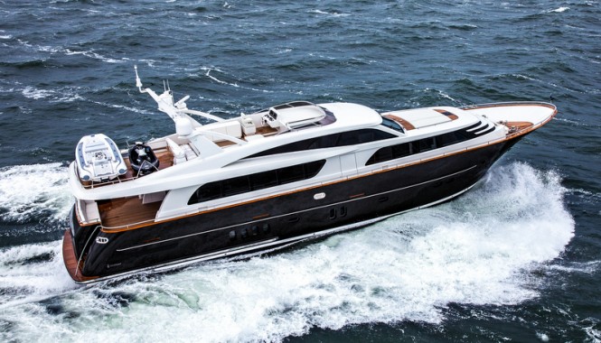 Luxury yacht JANGADA at full speed