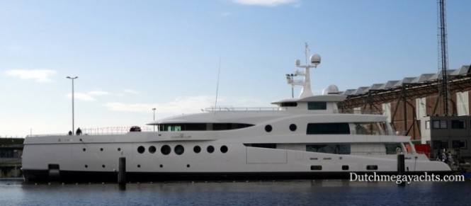 Luxury yacht Madame Kate - side view