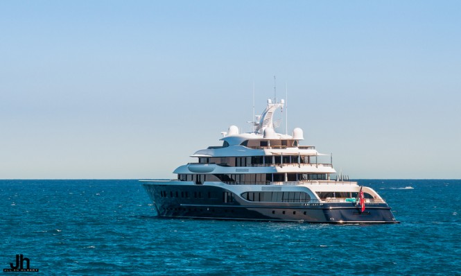 Luxury yacht SYMPHONY - Photo by Julien Hubert
