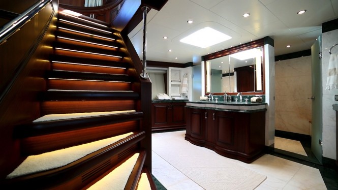 Motor Yacht Clarity maindeck forward owners suite