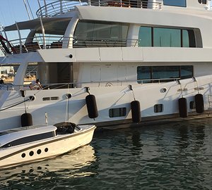 Pascoe International deliver 8m SL Limousine to 60m Mega Yacht MADAME KATE