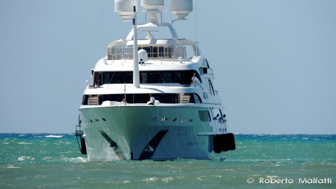 Superyacht I DYNASTY - front view - Photo by Roberto Malfatti