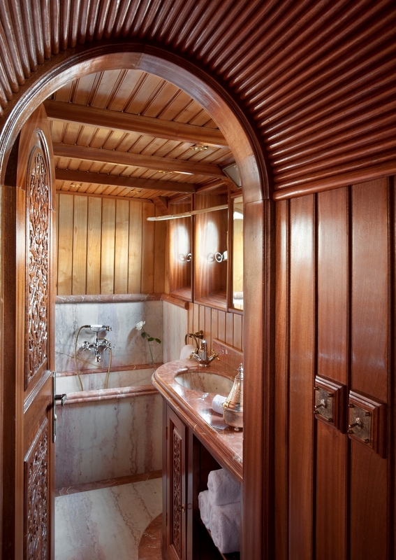 Superyacht LA SULTANA - Bathroom