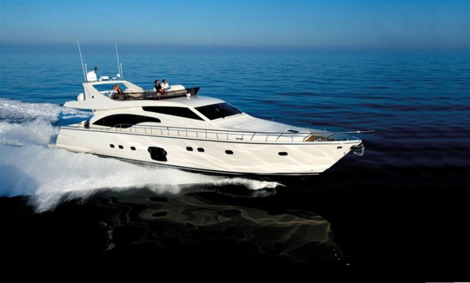 Ferretti Yachts 700