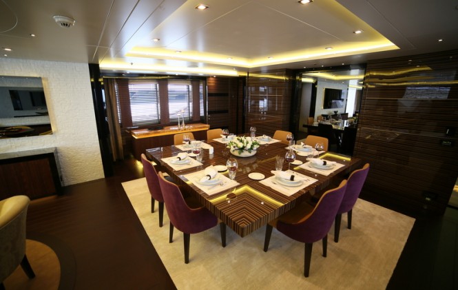 Luxury yacht Dusur - Dining