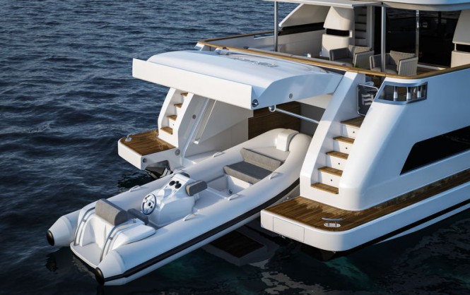 Luxury yacht Navetta 37 - aft view - tender