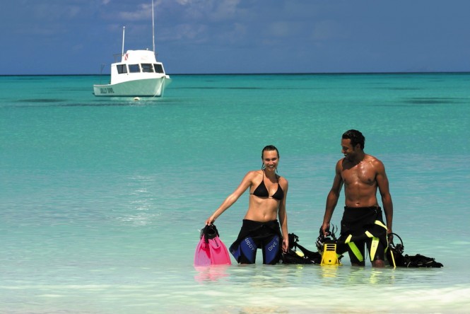 Couple ScubaDiving - Photo Charmaine Spencer - Antigua and Barbuda Tourism Authority