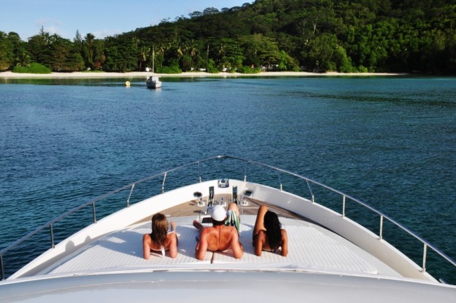 Enjoying SEA STREAM yacht