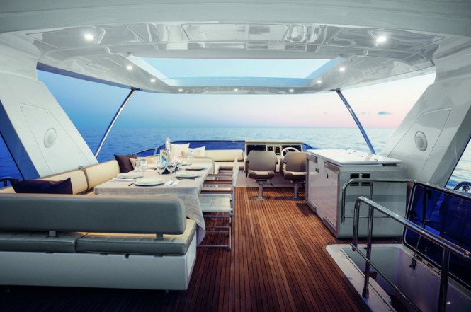 Luxury yacht Azimut 72 Fly - Exterior