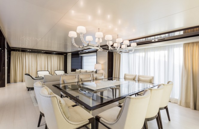 Luxury yacht Dreamline 34m - Dining