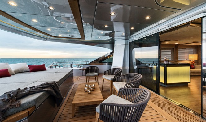 MCY 105 Superyacht G - Cockpit