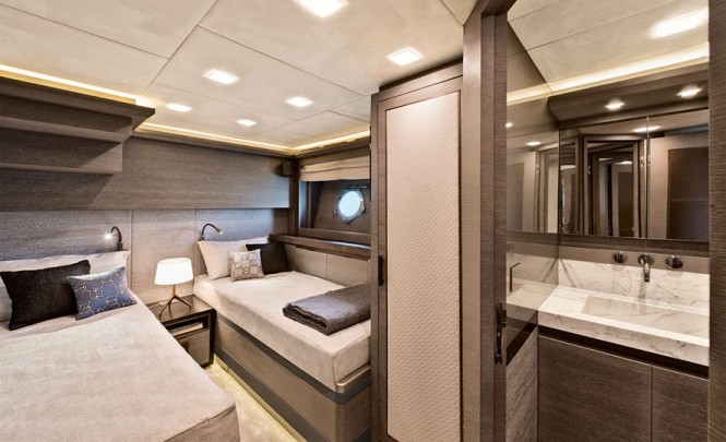 MCY105 Yacht G - Guest Cabin