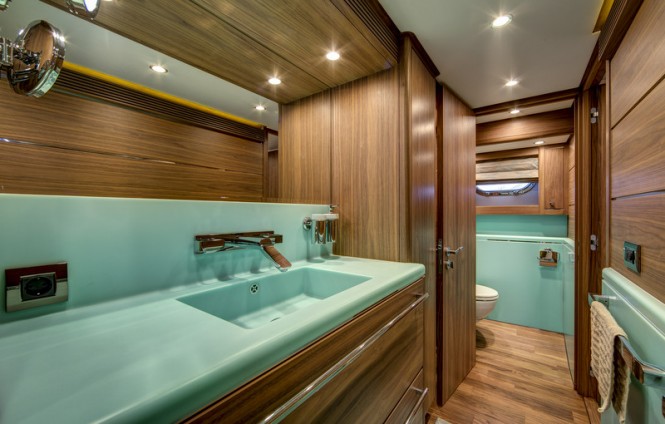 SELENA Yacht - Bathroom