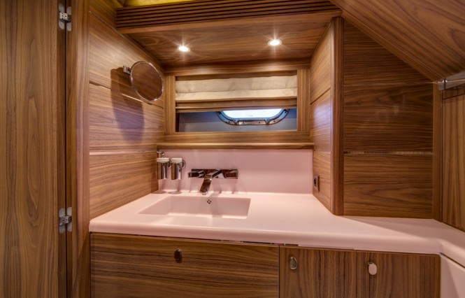 Super Yacht SELENA - Bathroom
