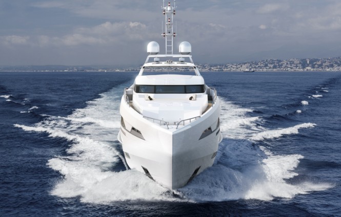 Luxury yacht AMORE MIO - front view