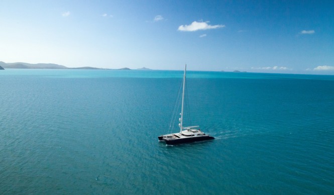 Luxury yacht HEMISPHERE under sail 