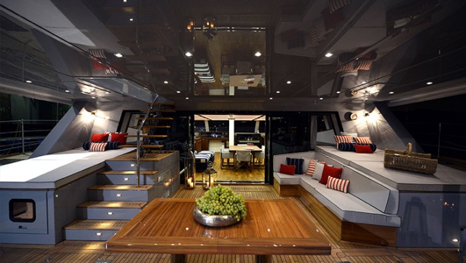 Luxury yacht LUCY Z - Cockpit