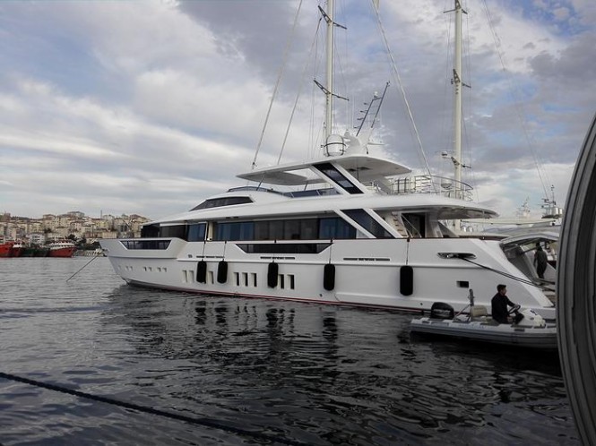 Luxury yacht REM on the water - Photo credit to Tufan Avsar