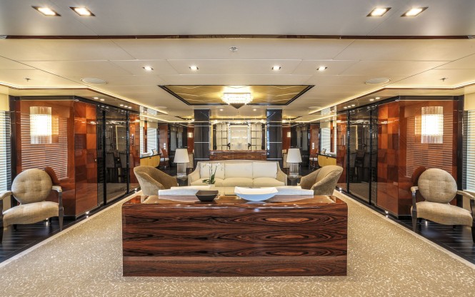 MERIDIAN Yacht - Saloon